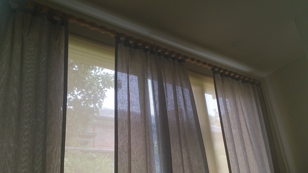 Serpentine curtain rod